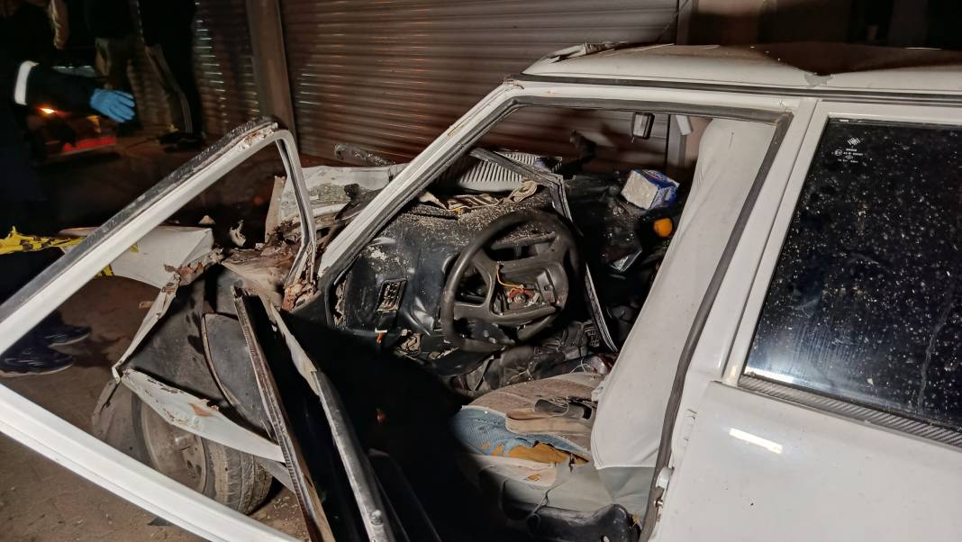 Sürücü 14 yaşında! Konteynere, kamyonete ve evin duvarına çarptı: 1 ölü, 1 yaralı 5